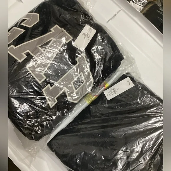 GAP Men’s Black Hoodie and Joggers SET MSRP $100 Size M - Picture 3 of 3